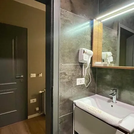 Grand Jnk Boutique Kukes