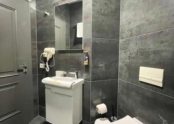 Grand Jnk Boutique Kukes